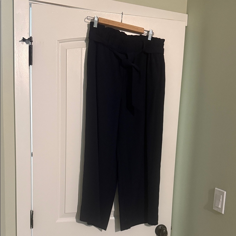 Women's Navy Elastic-Waist Belted Crop Pants